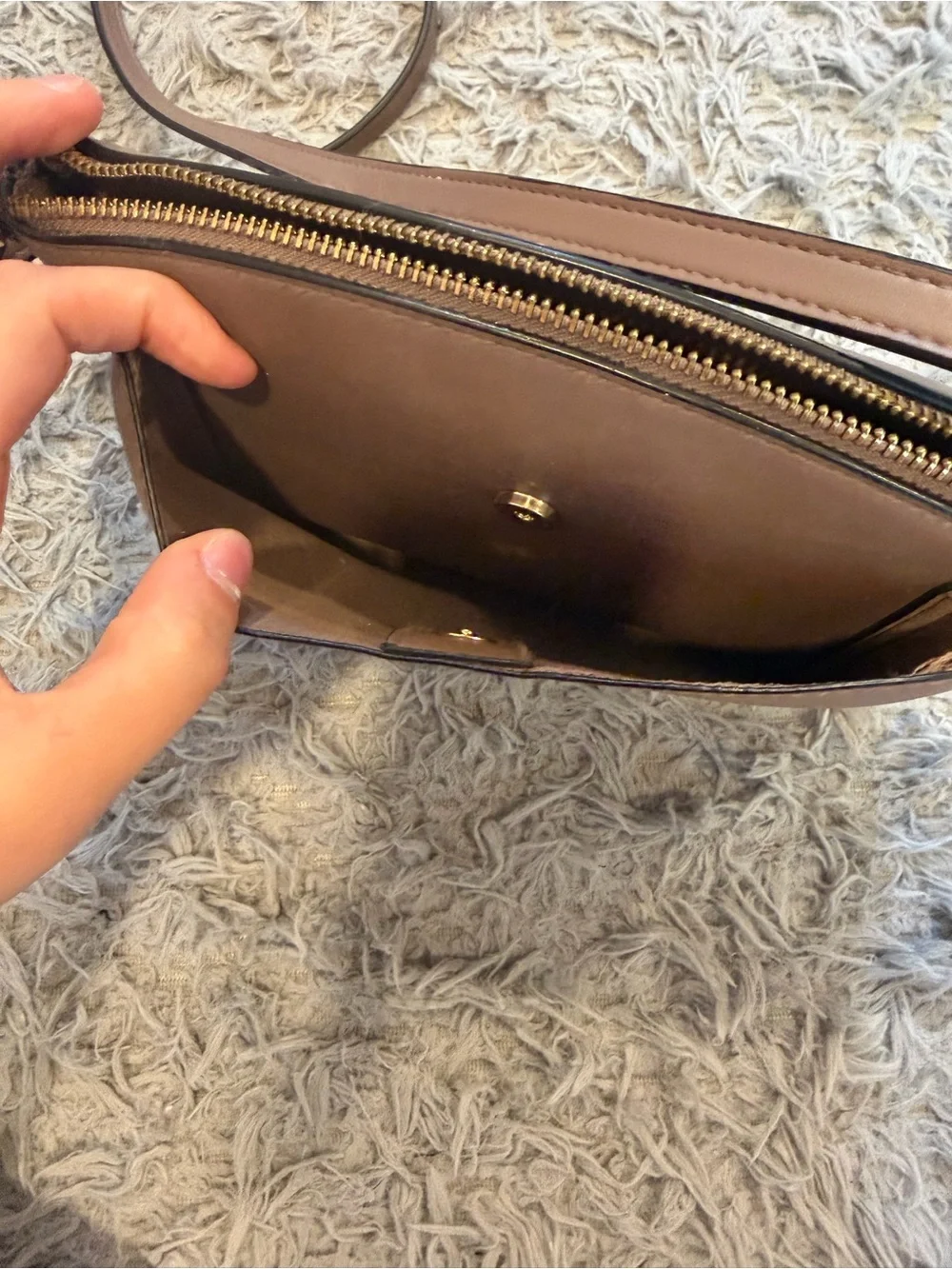 Women's Classic Brown Crossbody Bag - Sleek Everyday Shoulder Bag